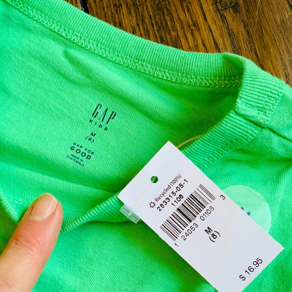 ⚡️2/$25⚡️NWT GAP Boys’ St. Patty’s Day Graphic Tee - Picture 3 of 5